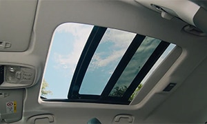 Tracker 2025 Carro SUV com teto solar panorâmico